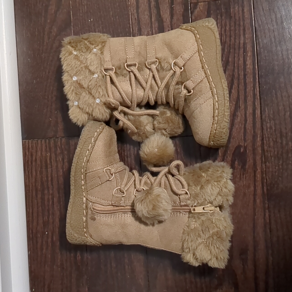 Airwalk boots size 5.5T
